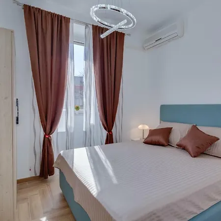 Carpe Diem Deluxe Apartment *